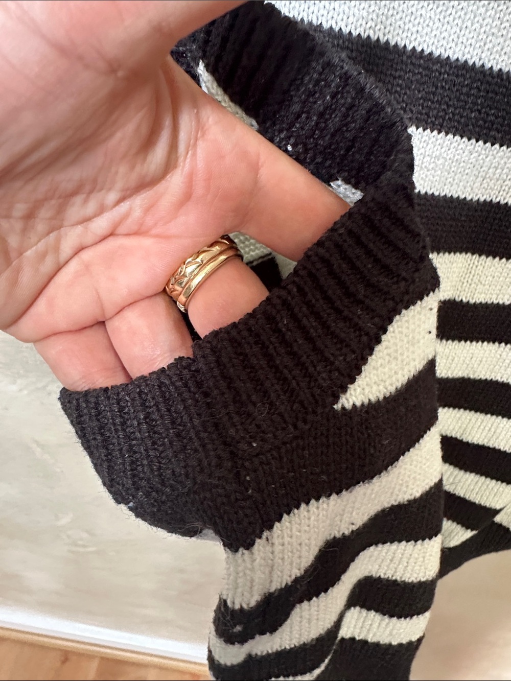 Paul Frank Black & White Striped Knit Vest size medium - Picture 6 of 6